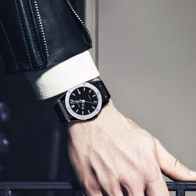 光影下的灵魂 机械表与手模特的艺术共鸣