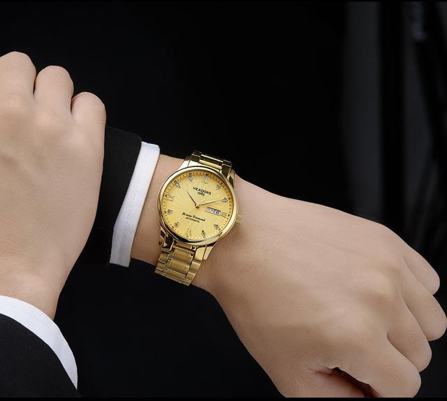 左手戴手表的意义 成熟男人的礼仪与智慧